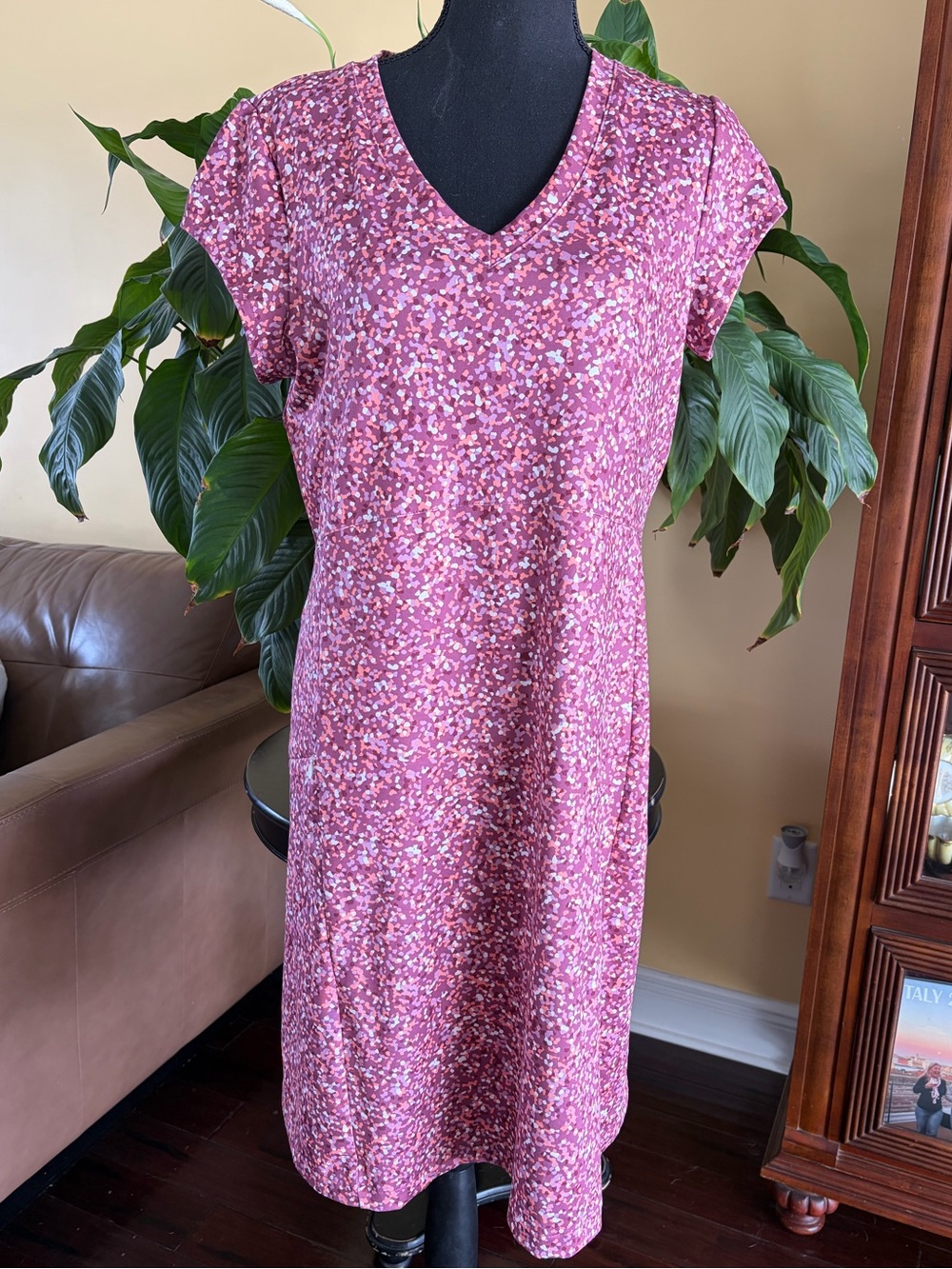 L.L. Bean Women's V-Neck Fitness/Travel Pocket Dress - Medium